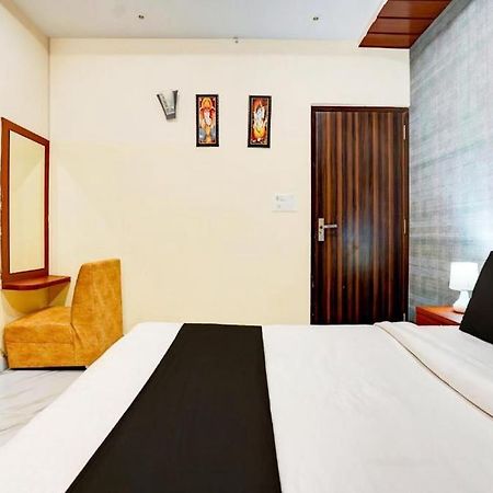 Hotel S V Grand Varanasi Luaran gambar