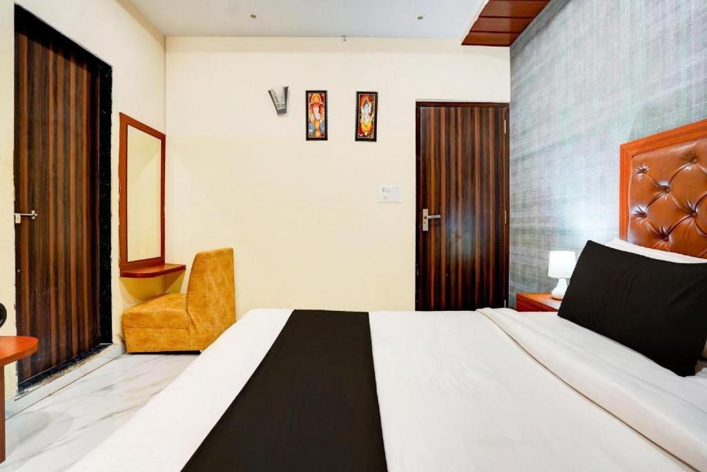 Hotel S V Grand Varanasi Luaran gambar